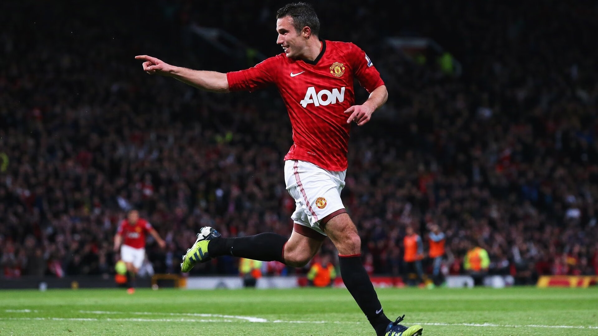 中国足球的球迷观赛体验提升方案实施，观战足球比赛